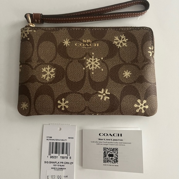 NWT Coach Corner Zip Wristlet In Signature Canvas With Snowflake Print - Picture 2 of 6